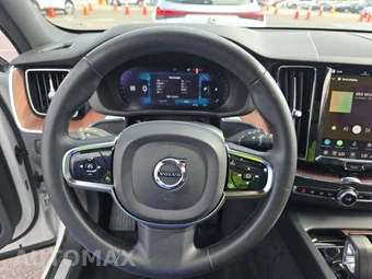 2024 Volvo XC60 B5 Plus Dark Theme - miniatura 10