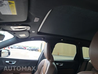 2024 Volvo XC60 B5 Plus Dark Theme - miniatura 17