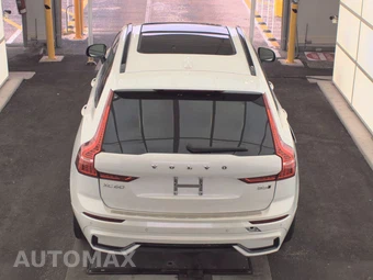 2024 Volvo XC60 B5 Plus Dark Theme - miniatura 5