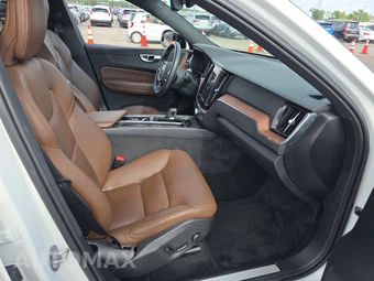 2024 Volvo XC60 B5 Plus Dark Theme - miniatura 8