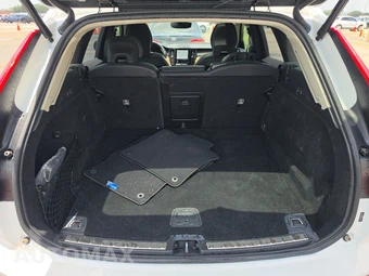 2024 Volvo XC60 B5 Ultimate Dark Theme – miniatura 16