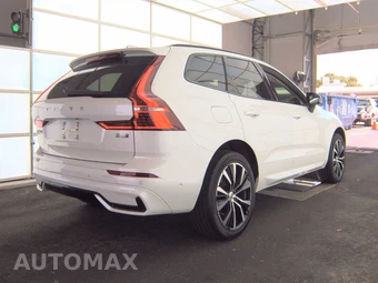 2024 Volvo XC60 B5 Ultimate Dark Theme – miniatura 4
