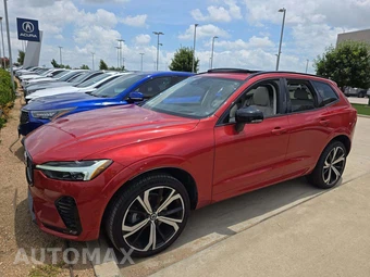 2024 Volvo XC60 B5 Ultimate Dark Theme