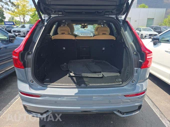 2024 Volvo XC60 B5 Ultimate Dark Theme - miniatura 14