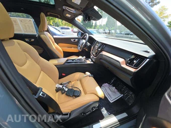2024 Volvo XC60 B5 Ultimate Dark Theme - miniatura 18