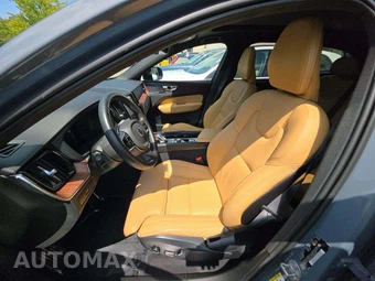 2024 Volvo XC60 B5 Ultimate Dark Theme - miniatura 6