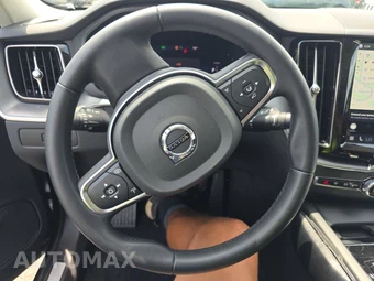 2024 Volvo XC60 Recharge Plug-In Hybrid T8 Core Dark Theme - miniatura 10