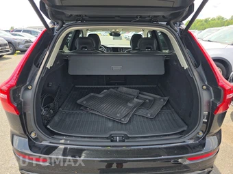 2024 Volvo XC60 Recharge Plug-In Hybrid T8 Core Dark Theme - miniatura 16