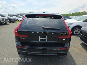 2024 Volvo XC60 Recharge Plug-In Hybrid T8 Core Dark Theme - miniatura 5