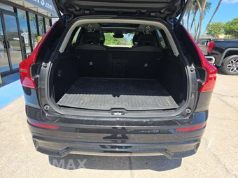 2024 Volvo XC60 Recharge Plug-In Hybrid T8 Core Dark Theme - miniatura 14