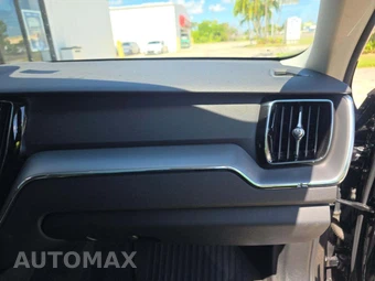 2024 Volvo XC60 Recharge Plug-In Hybrid T8 Core Dark Theme - miniatura 19