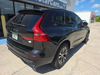 2024 Volvo XC60 Recharge Plug-In Hybrid T8 Core Dark Theme - miniatura 3