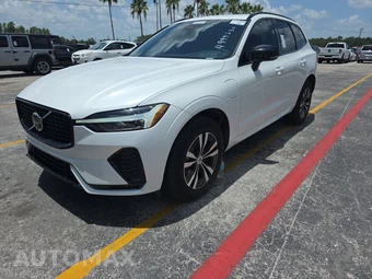 2024 Volvo XC60 Recharge Plug-In Hybrid T8 Core Dark Theme