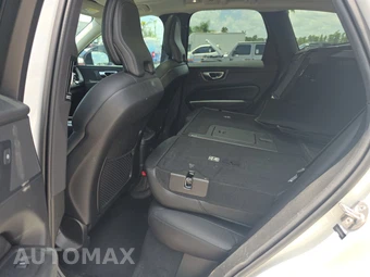 2024 Volvo XC60 Recharge Plug-In Hybrid T8 Core Dark Theme - miniatura 13