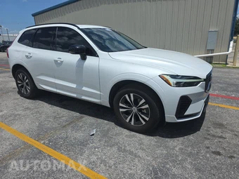 2024 Volvo XC60 Recharge Plug-In Hybrid T8 Core Dark Theme - miniatura 3