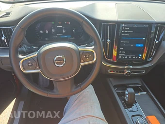 2024 Volvo XC60 Recharge Plug-In Hybrid T8 Core Dark Theme - miniatura 11
