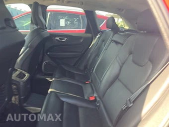 2024 Volvo XC60 Recharge Plug-In Hybrid T8 Core Dark Theme - miniatura 13