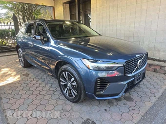 2024 Volvo XC60 Recharge Plug-In Hybrid T8 Core Dark Theme - miniatura 4
