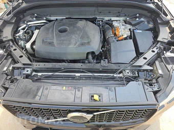 2024 Volvo XC60 Recharge Plug-In Hybrid T8 Core Dark Theme - miniatura 15