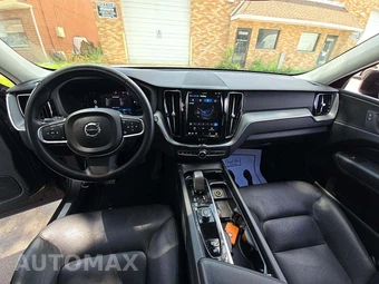 2024 Volvo XC60 Recharge Plug-In Hybrid T8 Core Dark Theme - miniatura 10
