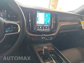 2024 Volvo XC60 Recharge Plug-In Hybrid T8 Plus Dark Theme - miniatura 11