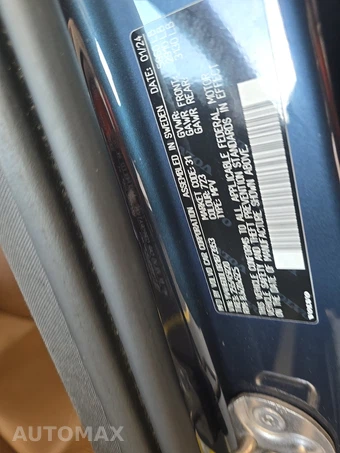 2024 Volvo XC60 Recharge Plug-In Hybrid T8 Plus Dark Theme - miniatura 14