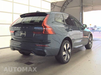 2024 Volvo XC60 Recharge Plug-In Hybrid T8 Plus Dark Theme - miniatura 4