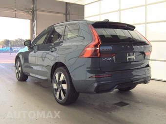 2024 Volvo XC60 Recharge Plug-In Hybrid T8 Plus Dark Theme - miniatura 6