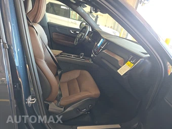 2024 Volvo XC60 Recharge Plug-In Hybrid T8 Plus Dark Theme - miniatura 8