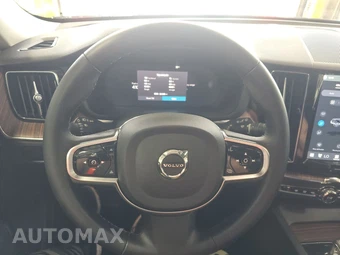 2024 Volvo XC60 Recharge Plug-In Hybrid T8 Plus Dark Theme - miniatura 10