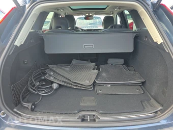 2024 Volvo XC60 Recharge Plug-In Hybrid T8 Plus Dark Theme - miniatura 16