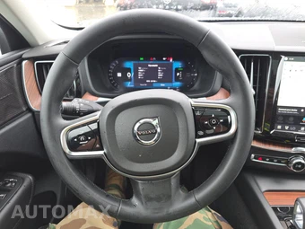 2024 Volvo XC60 Recharge Plug-In Hybrid T8 Plus Dark Theme - miniatura 10