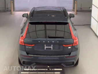2024 Volvo XC60 Recharge Plug-In Hybrid T8 Plus Dark Theme - miniatura 5