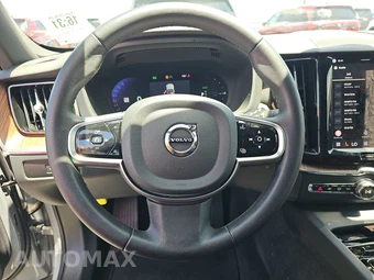 2024 Volvo XC60 Recharge Plug-In Hybrid T8 Plus Dark Theme - miniatura 10