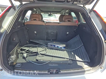 2024 Volvo XC60 Recharge Plug-In Hybrid T8 Plus Dark Theme - miniatura 16