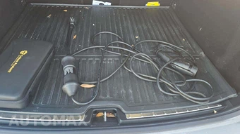 2024 Volvo XC60 Recharge Plug-In Hybrid T8 Plus Dark Theme - miniatura 17