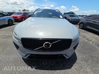 2024 Volvo XC60 Recharge Plug-In Hybrid T8 Plus Dark Theme - miniatura 2