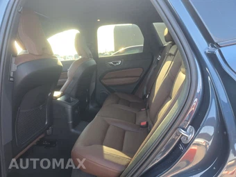 2024 Volvo XC60 Recharge Plug-In Hybrid T8 Plus Dark Theme - miniatura 13