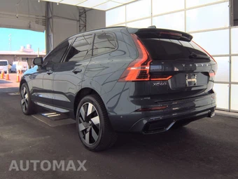 2024 Volvo XC60 Recharge Plug-In Hybrid T8 Plus Dark Theme - miniatura 6