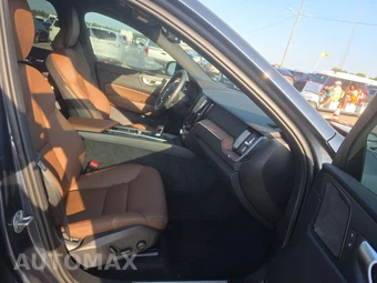 2024 Volvo XC60 Recharge Plug-In Hybrid T8 Plus Dark Theme - miniatura 8