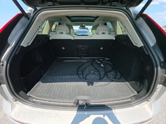 2024 Volvo XC60 Recharge Plug-In Hybrid T8 Plus Dark Theme - miniatura 16
