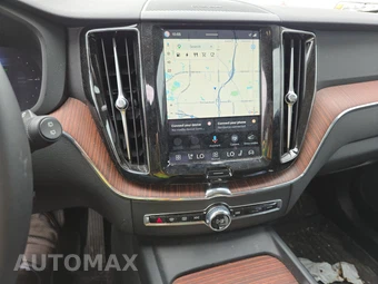 2024 Volvo XC60 Recharge Plug-In Hybrid T8 Plus Dark Theme - miniatura 11
