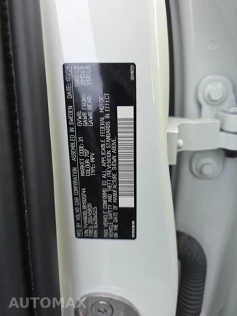 2024 Volvo XC60 Recharge Plug-In Hybrid T8 Plus Dark Theme - miniatura 14