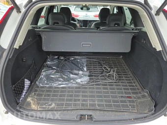 2024 Volvo XC60 Recharge Plug-In Hybrid T8 Plus Dark Theme - miniatura 16