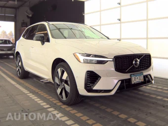 2024 Volvo XC60 Recharge Plug-In Hybrid T8 Plus Dark Theme - miniatura 3