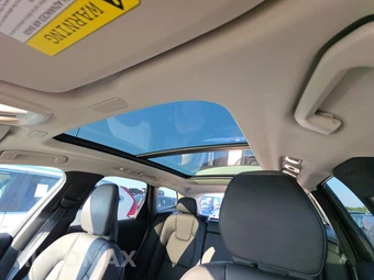 2024 Volvo XC60 Recharge Plug-In Hybrid T8 Plus Dark Theme - miniatura 18