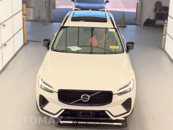 2024 Volvo XC60 Recharge Plug-In Hybrid T8 Plus Dark Theme - miniatura 2