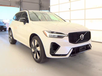 2024 Volvo XC60 Recharge Plug-In Hybrid T8 Plus Dark Theme - miniatura 3