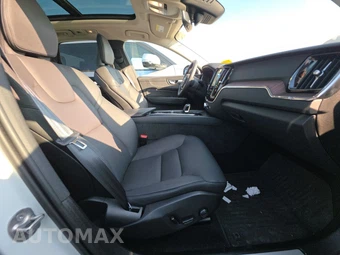 2024 Volvo XC60 Recharge Plug-In Hybrid T8 Plus Dark Theme - miniatura 8