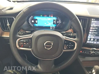 2024 Volvo XC60 Recharge Plug-In Hybrid T8 Plus Dark Theme - miniatura 10